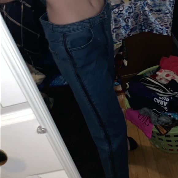 Jeans - Picture 2 of 4